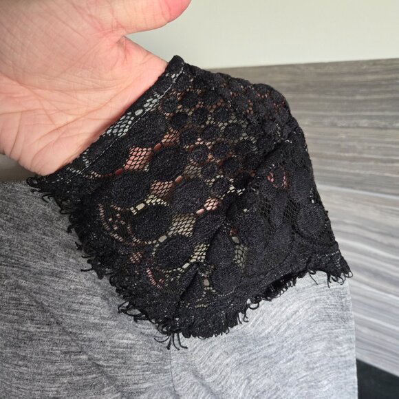 Old Navy Women’s XL Gray Long Sleeve Top with Lace Shoulder, Great Condition - Picture 2 of 3